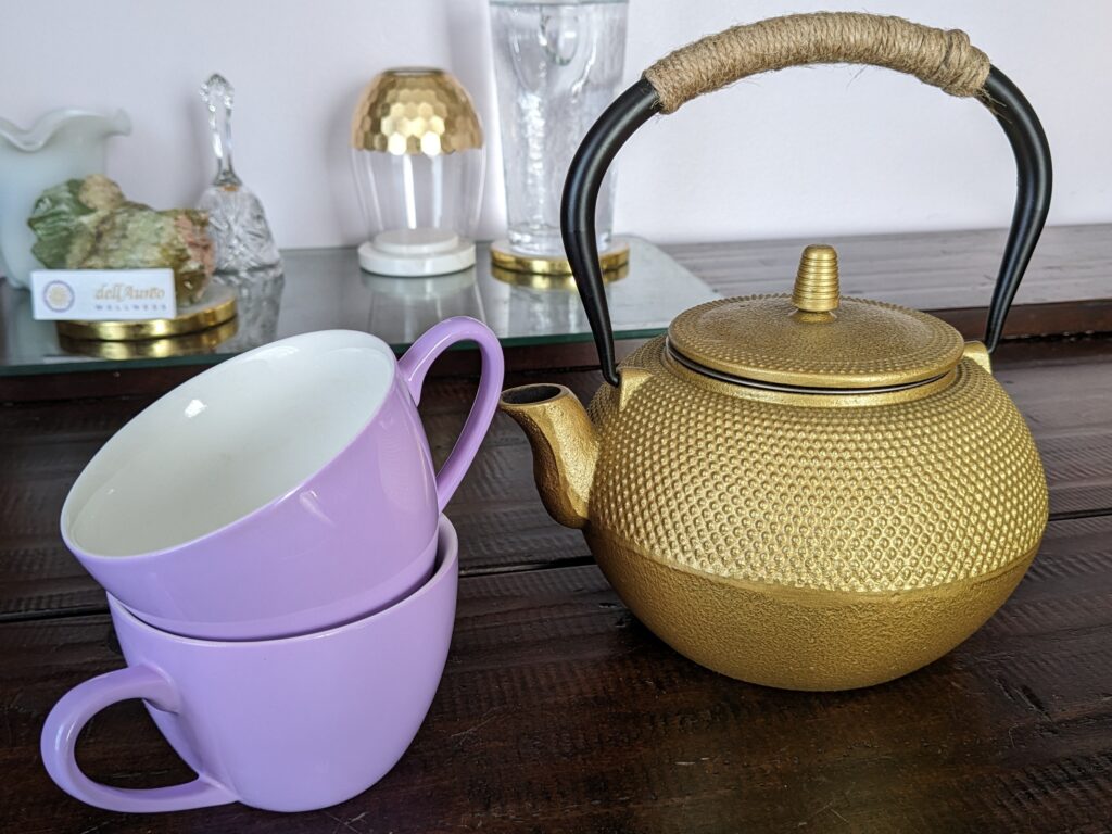 teapot w cups